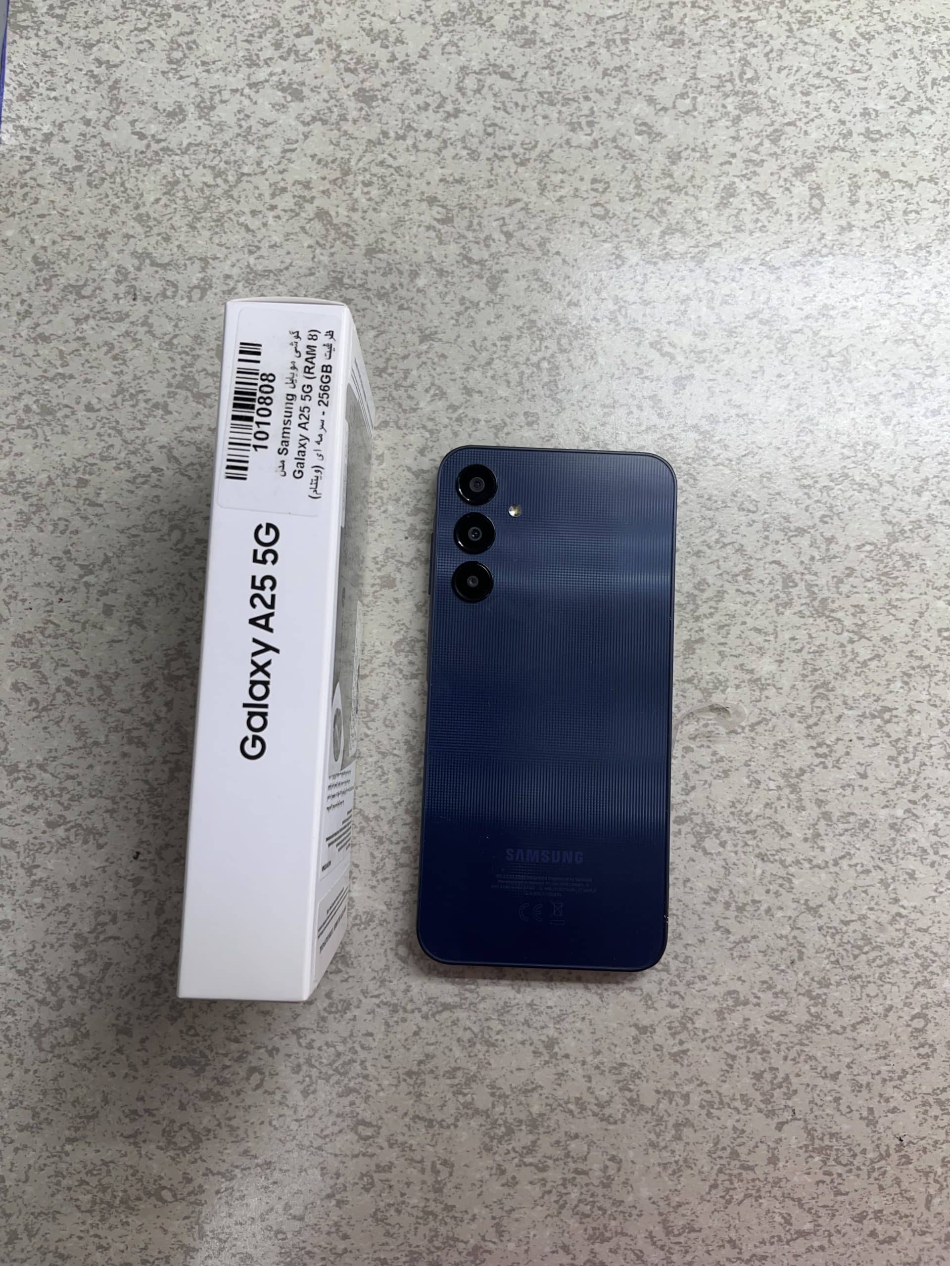 کارکرده-گوشی موبایل سامسونگ مدل Galaxy A25 دو سیم کارت ظرفیت 256 گیگابایت و رم 8 گیگابایت رنگ سرمه ای2