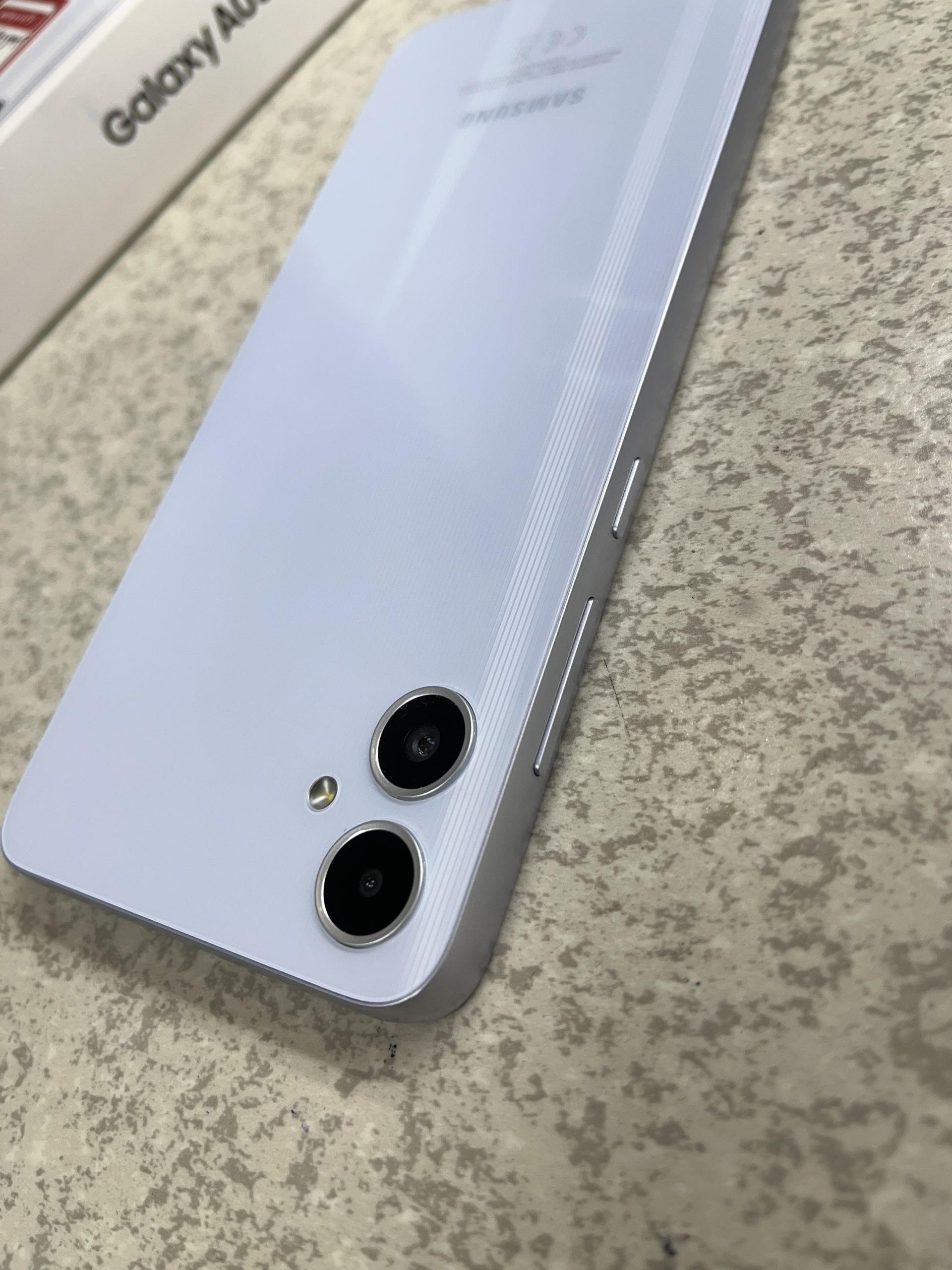 کارکرده-گوشی موبایل سامسونگ مدل Galaxy A05 دو سیم کارت ظرفیت 128 گیگابایت و رم 4 گیگابایت2
