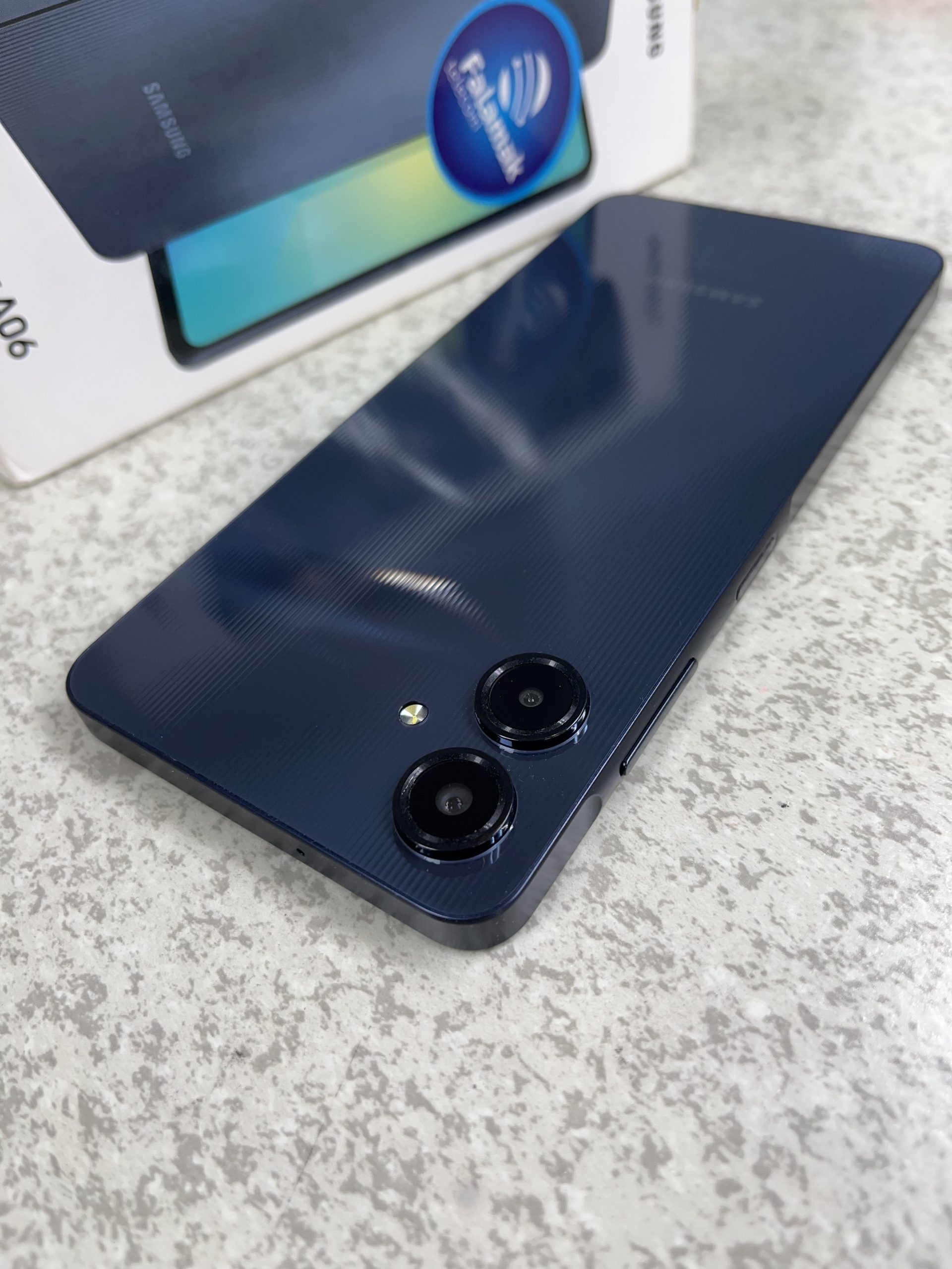 کارکرده-گوشی موبایل سامسونگ مدل Galaxy A06 دو سیم کارت ظرفیت 128 گیگابایت و رم 6 گیگابایت رنگ مشکی2